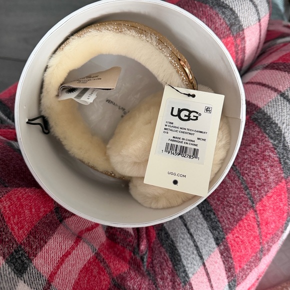 UGG Accessories - UGG Metallic Chestnut Earmuffs NEW NEW WITH TAGS BEAUTIFUL